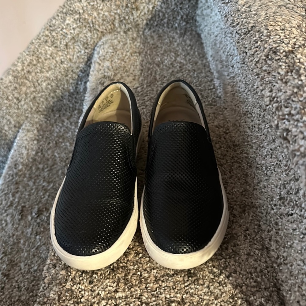 Naturalizer Leather Slip-on Sneaker